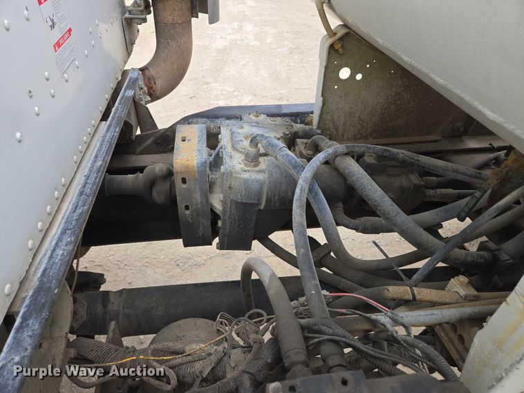 image for item EB1156 2006 International PayStar 5500i ready mix truck