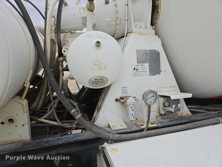 image for item EB1156 2006 International PayStar 5500i ready mix truck