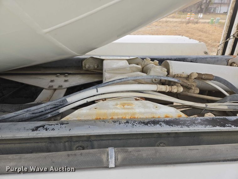 image for item EB1156 2006 International PayStar 5500i ready mix truck