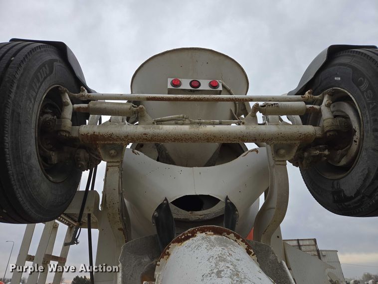 image for item EB1156 2006 International PayStar 5500i ready mix truck