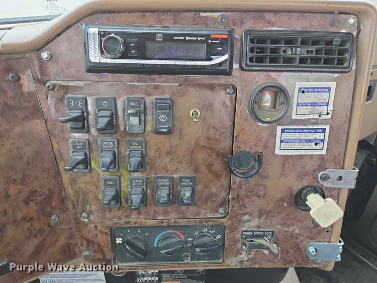 image for item EB1156 2006 International PayStar 5500i ready mix truck