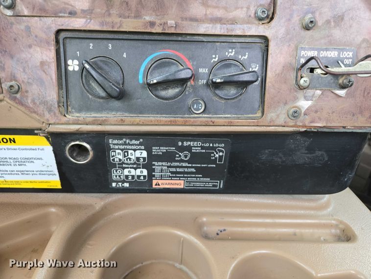 image for item EB1156 2006 International PayStar 5500i ready mix truck