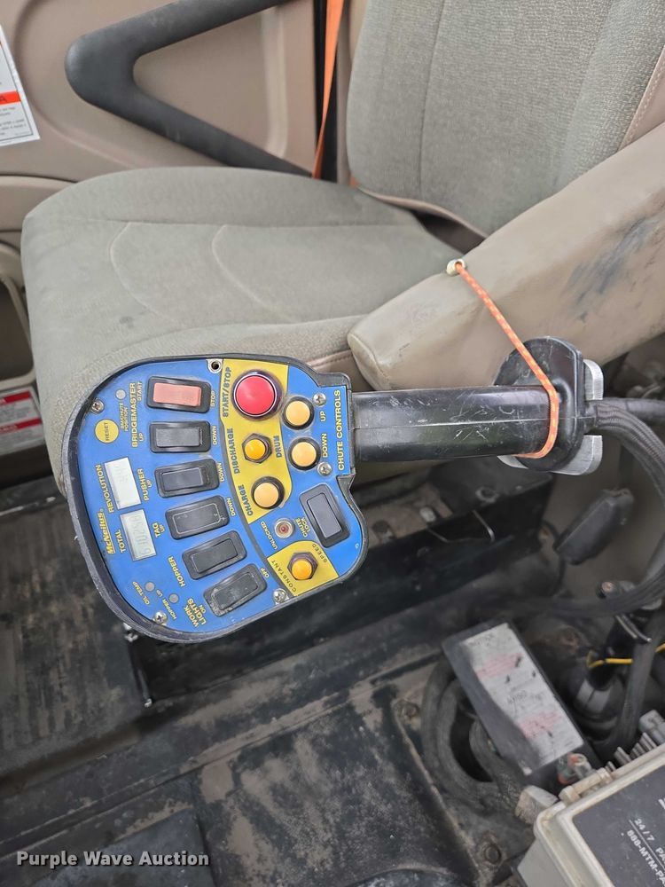 image for item EB1156 2006 International PayStar 5500i ready mix truck