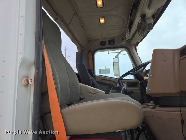 image for item EB1156 2006 International PayStar 5500i ready mix truck