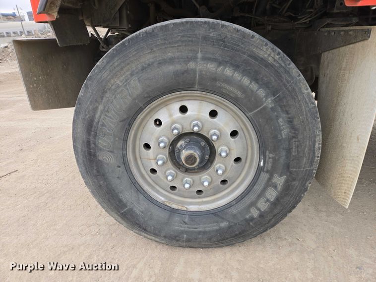 image for item EB1156 2006 International PayStar 5500i ready mix truck