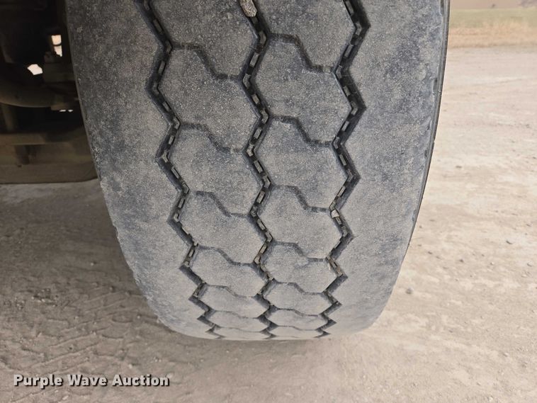 image for item EB1156 2006 International PayStar 5500i ready mix truck