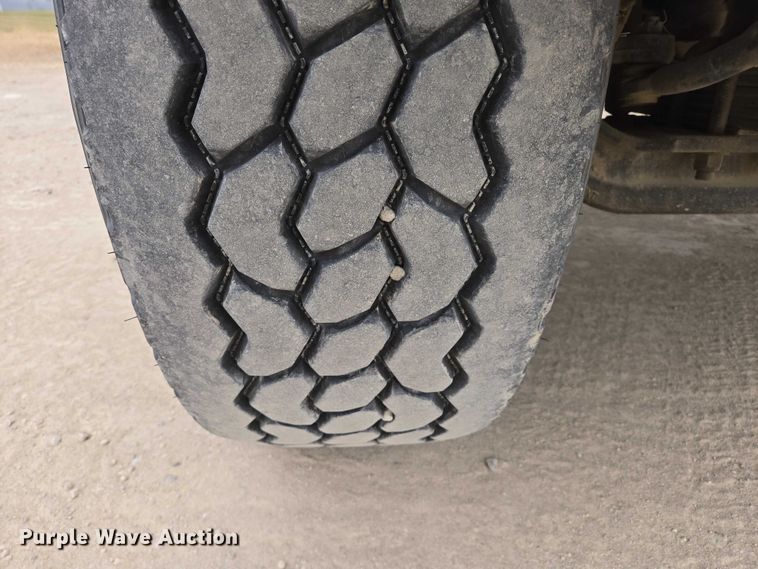 image for item EB1156 2006 International PayStar 5500i ready mix truck