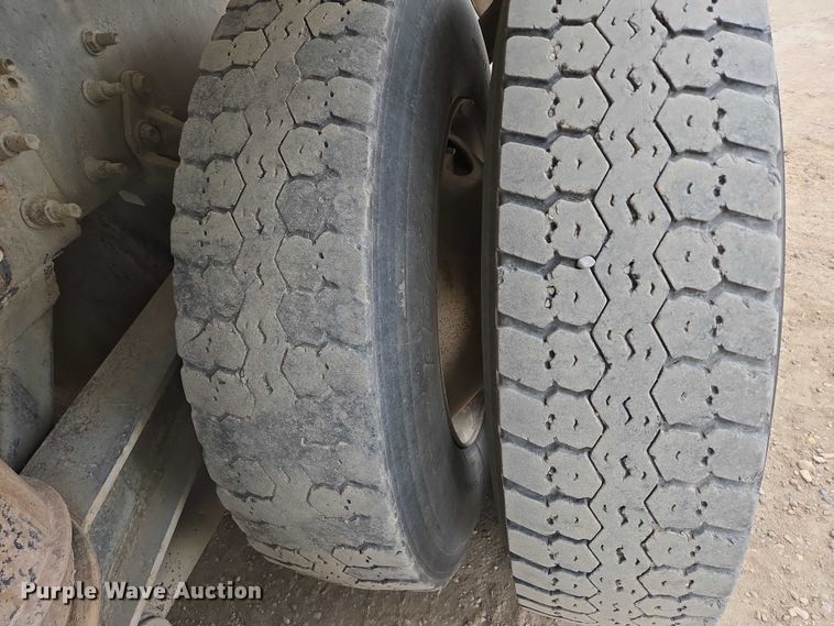 image for item EB1156 2006 International PayStar 5500i ready mix truck