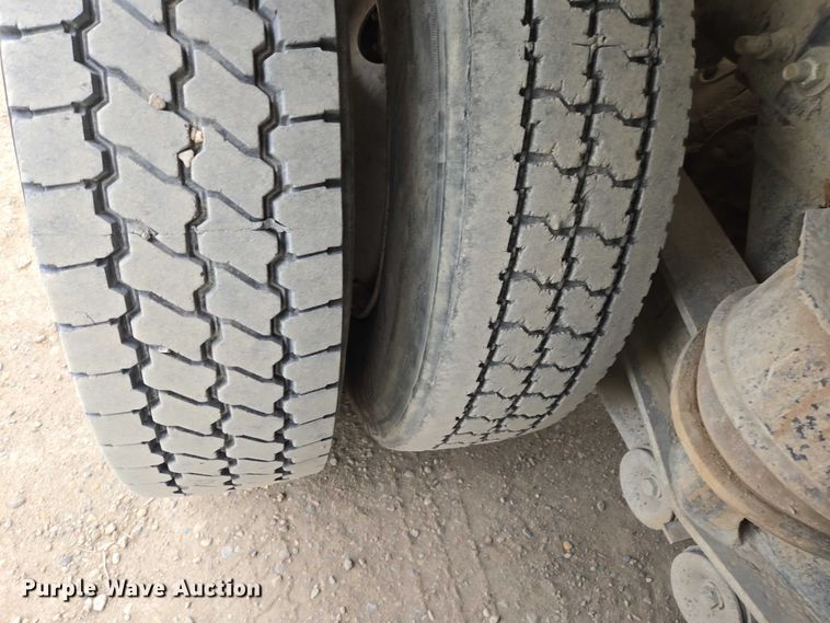 image for item EB1156 2006 International PayStar 5500i ready mix truck