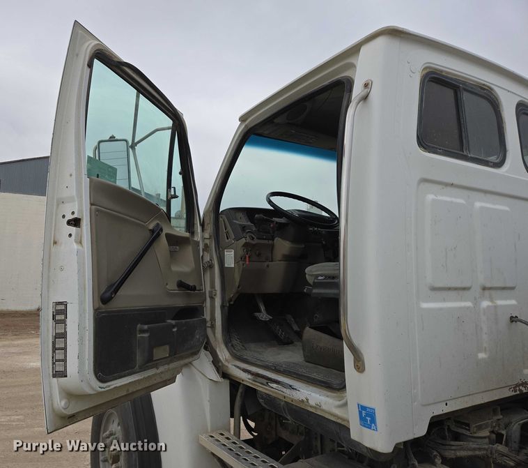 image for item EB1157 2004 Sterling L9500 ready mix truck