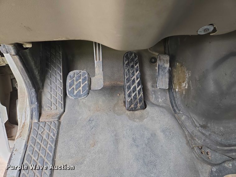 image for item EB1157 2004 Sterling L9500 ready mix truck