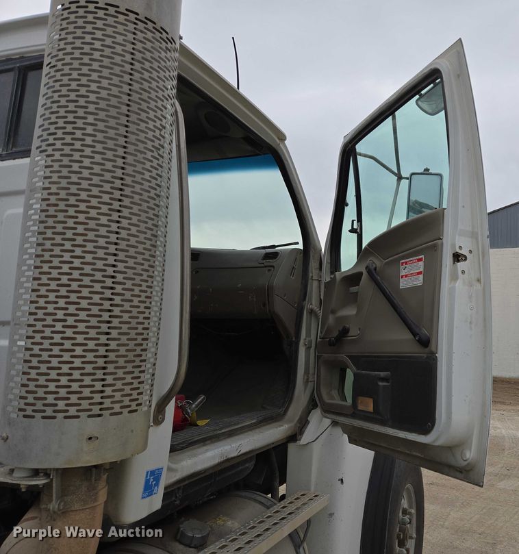 image for item EB1157 2004 Sterling L9500 ready mix truck