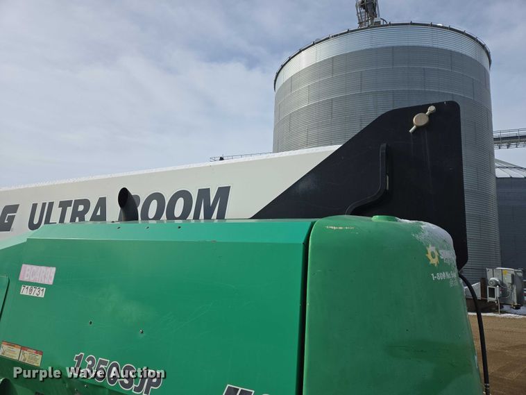 image for item EB1160 2015 JLG 1350SJP boom lift