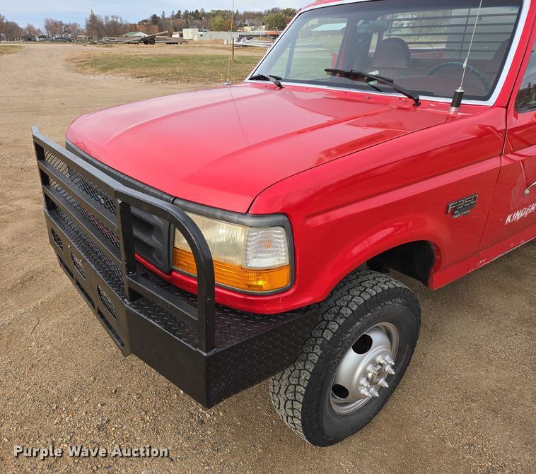 image for item EB1161 1996 Ford F350 XL bucket truck