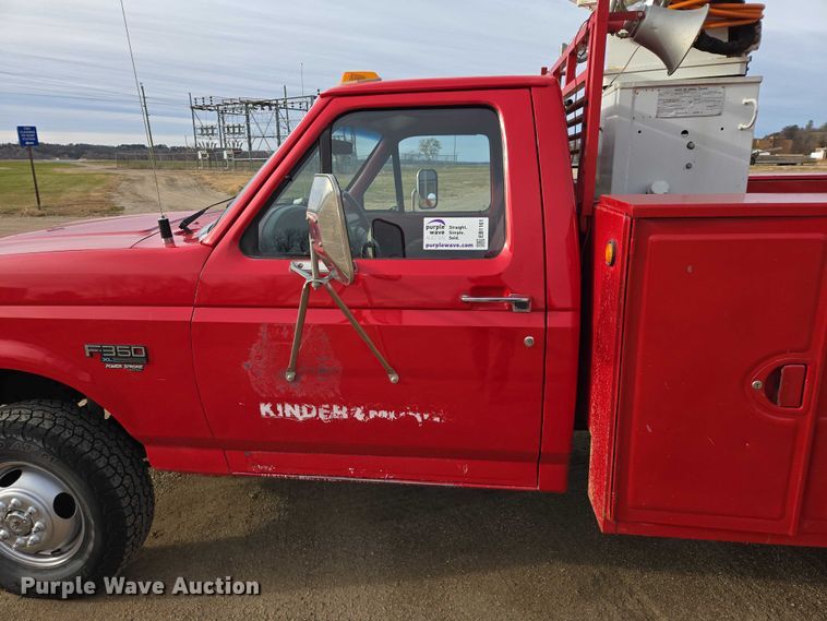 image for item EB1161 1996 Ford F350 XL bucket truck