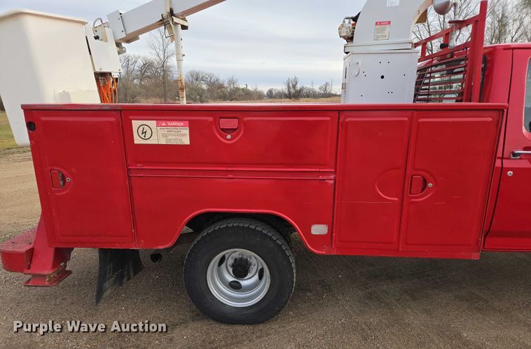 image for item EB1161 1996 Ford F350 XL bucket truck