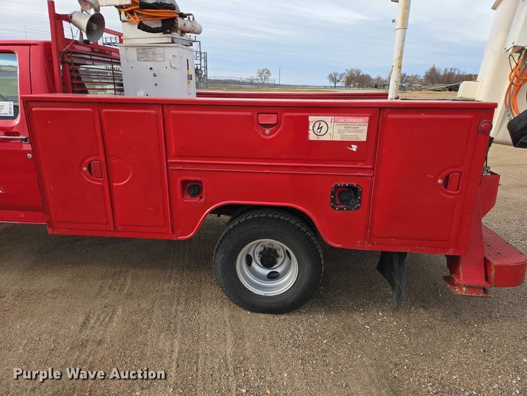 image for item EB1161 1996 Ford F350 XL bucket truck