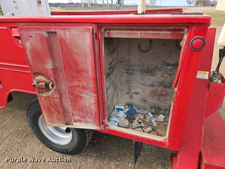 image for item EB1161 1996 Ford F350 XL bucket truck