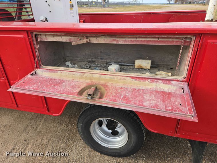 image for item EB1161 1996 Ford F350 XL bucket truck