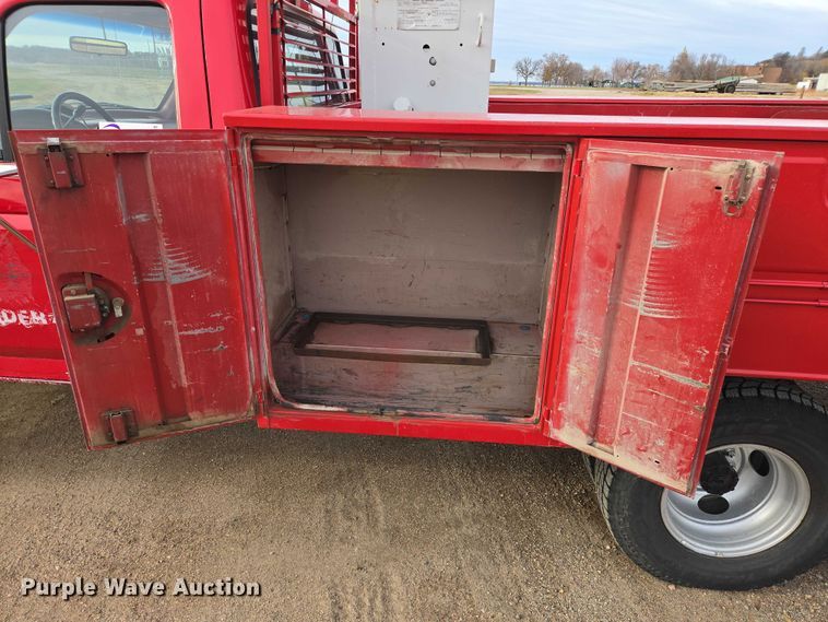 image for item EB1161 1996 Ford F350 XL bucket truck