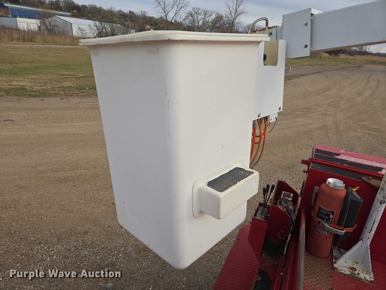 image for item EB1161 1996 Ford F350 XL bucket truck