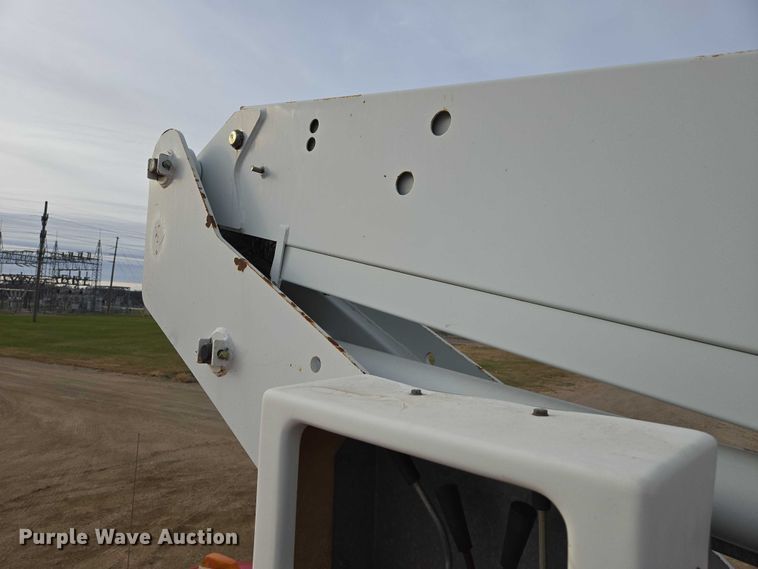 image for item EB1161 1996 Ford F350 XL bucket truck