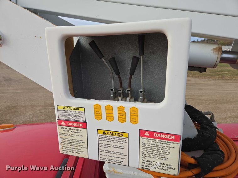 image for item EB1161 1996 Ford F350 XL bucket truck