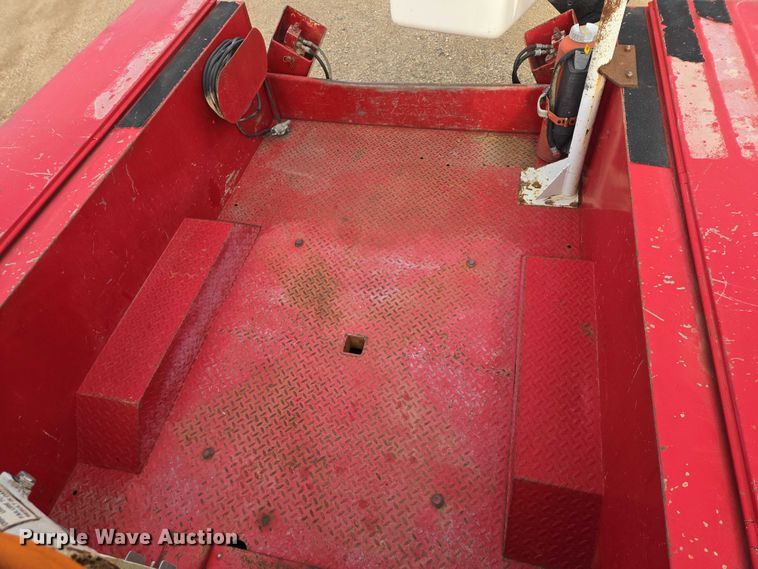 image for item EB1161 1996 Ford F350 XL bucket truck