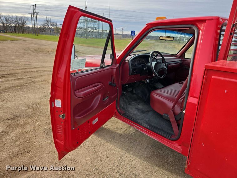 image for item EB1161 1996 Ford F350 XL bucket truck