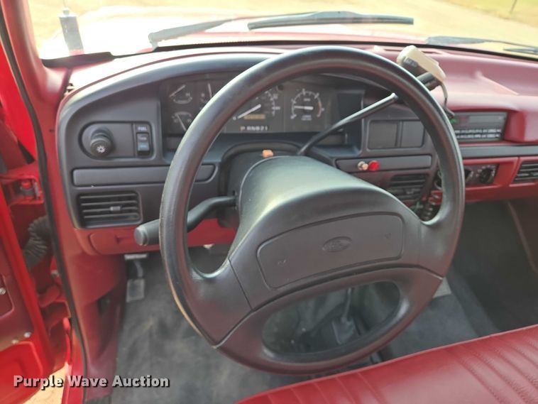 image for item EB1161 1996 Ford F350 XL bucket truck