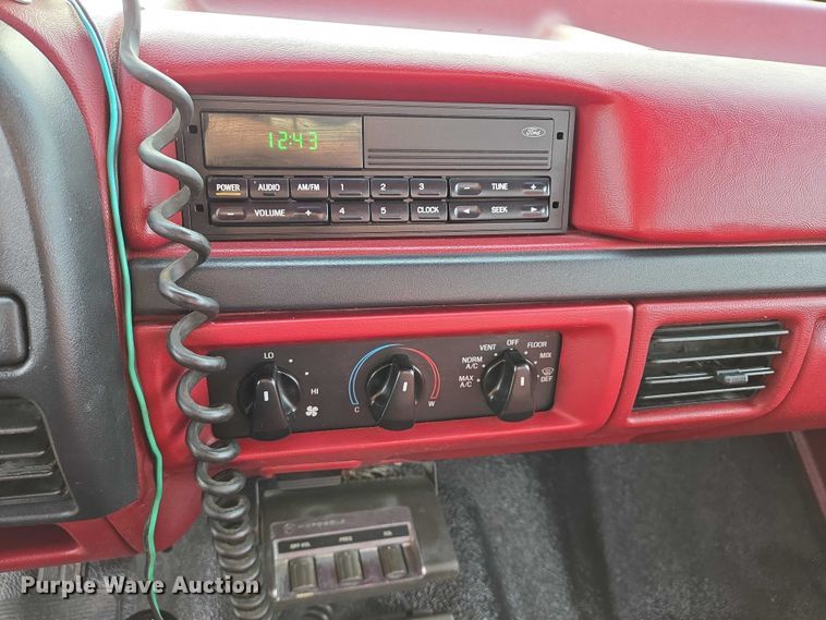 image for item EB1161 1996 Ford F350 XL bucket truck