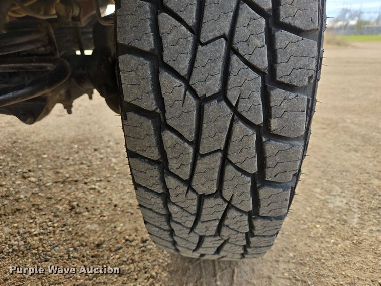 image for item EB1161 1996 Ford F350 XL bucket truck