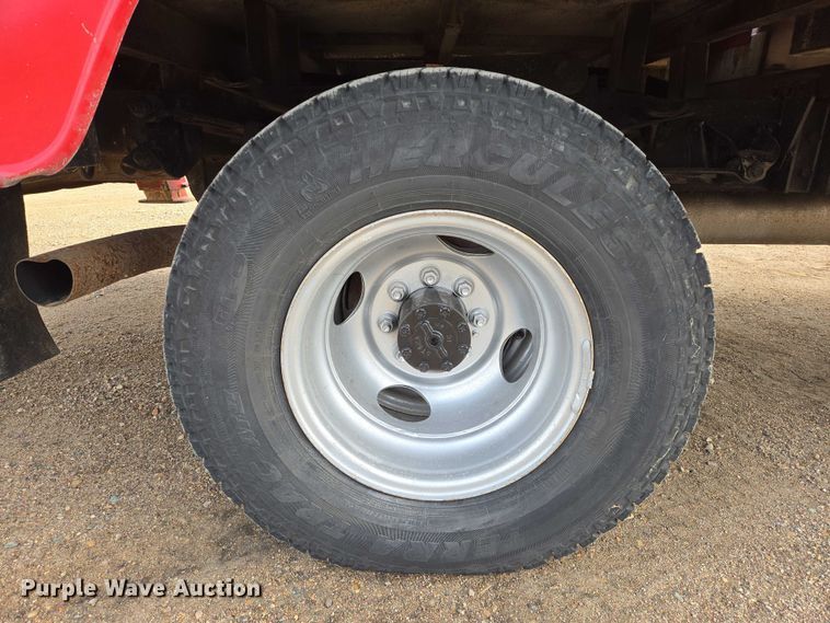 image for item EB1161 1996 Ford F350 XL bucket truck