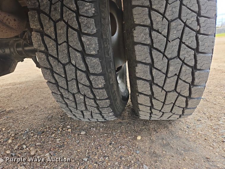 image for item EB1161 1996 Ford F350 XL bucket truck