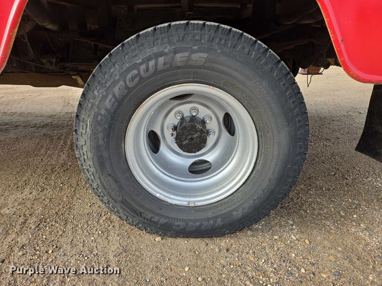 image for item EB1161 1996 Ford F350 XL bucket truck