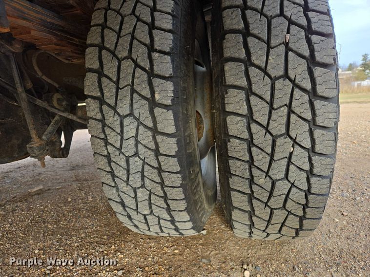 image for item EB1161 1996 Ford F350 XL bucket truck