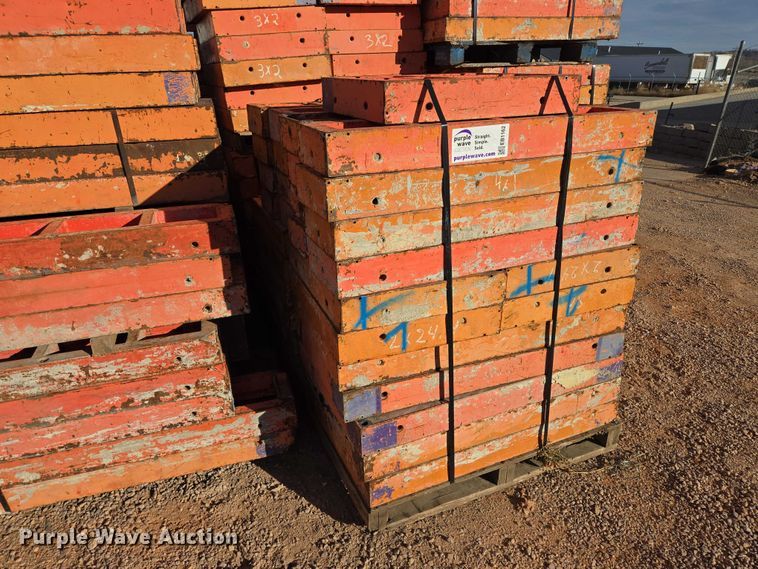 image for item EB1162 Peri Trio concrete forms