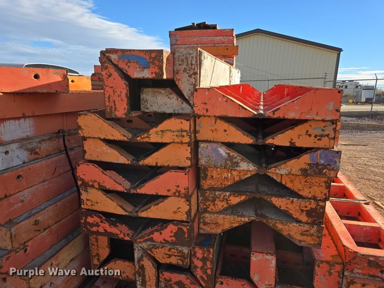 image for item EB1162 Peri Trio concrete forms