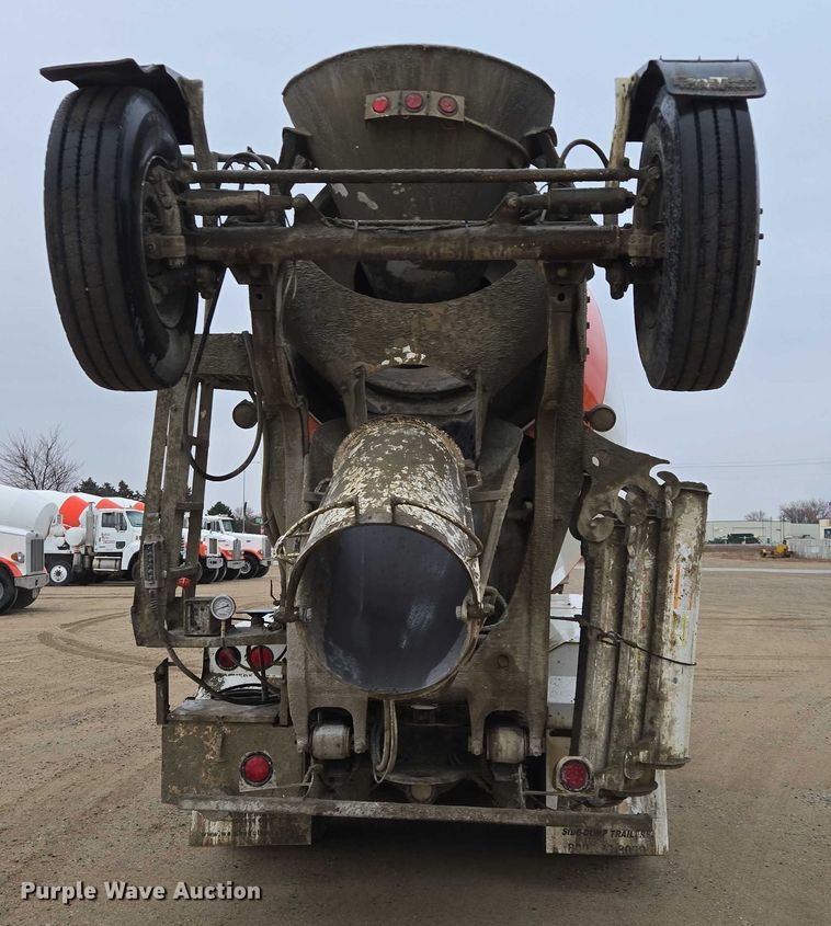 image for item EB1188 2003 Peterbilt 357 ready mix truck