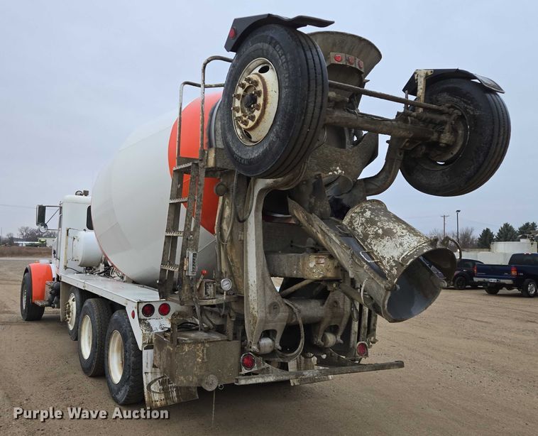 image for item EB1188 2003 Peterbilt 357 ready mix truck