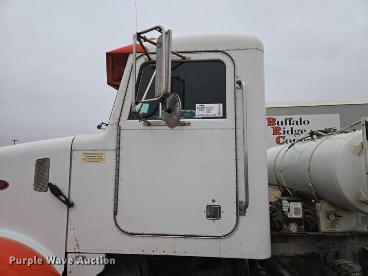 image for item EB1188 2003 Peterbilt 357 ready mix truck