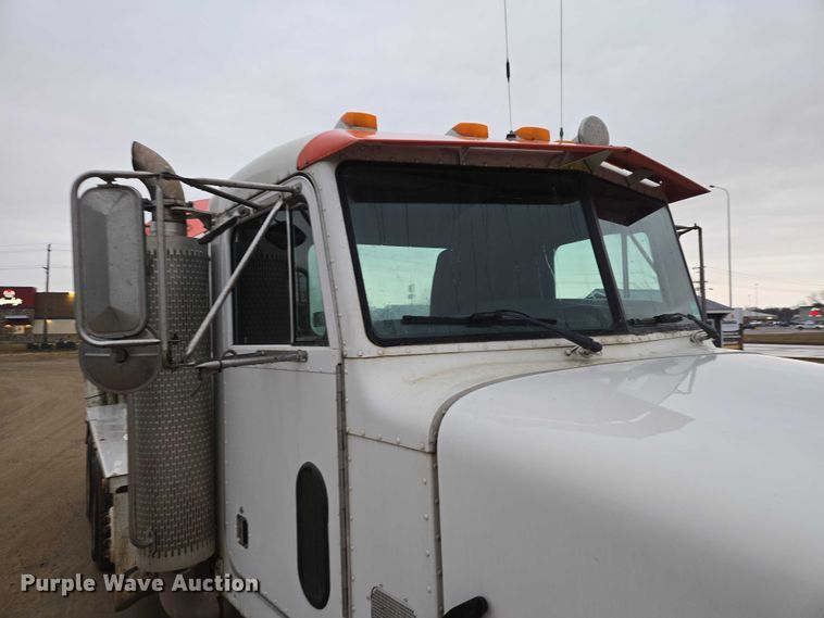 image for item EB1188 2003 Peterbilt 357 ready mix truck