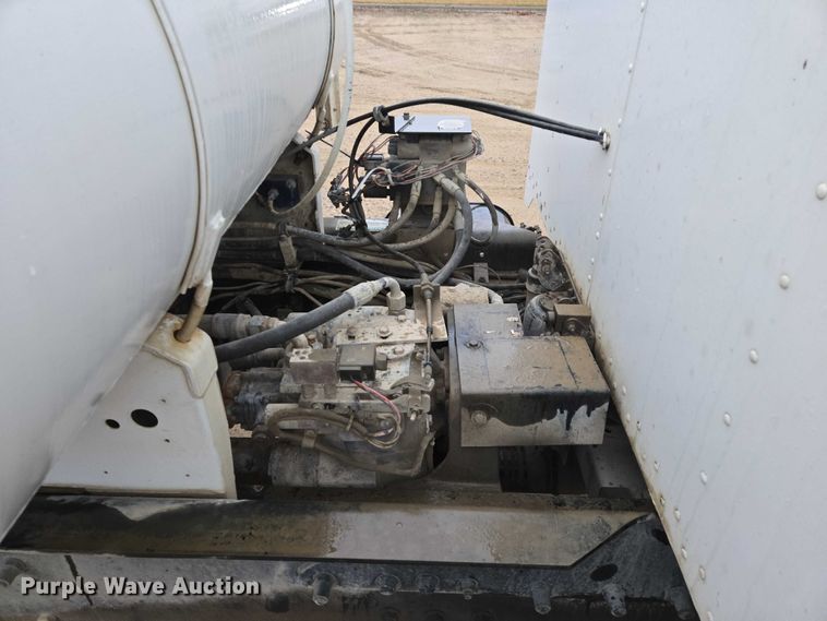 image for item EB1188 2003 Peterbilt 357 ready mix truck