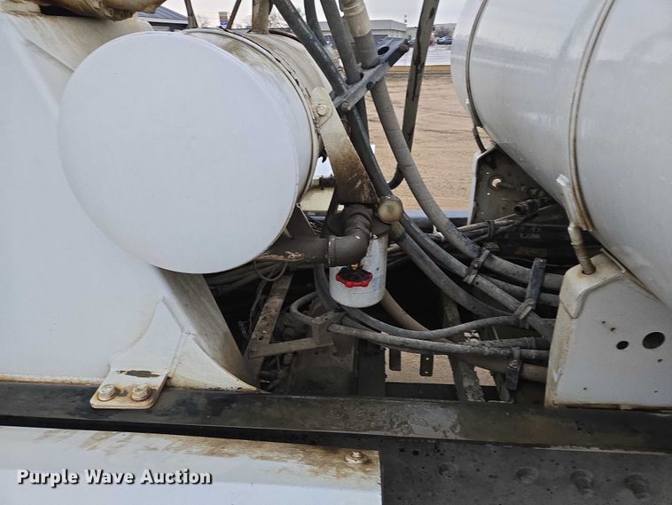 image for item EB1188 2003 Peterbilt 357 ready mix truck