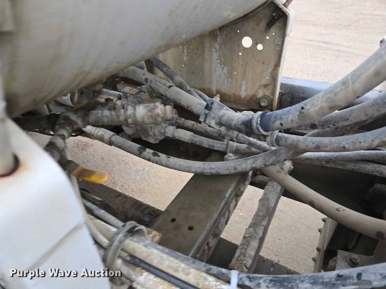 image for item EB1188 2003 Peterbilt 357 ready mix truck