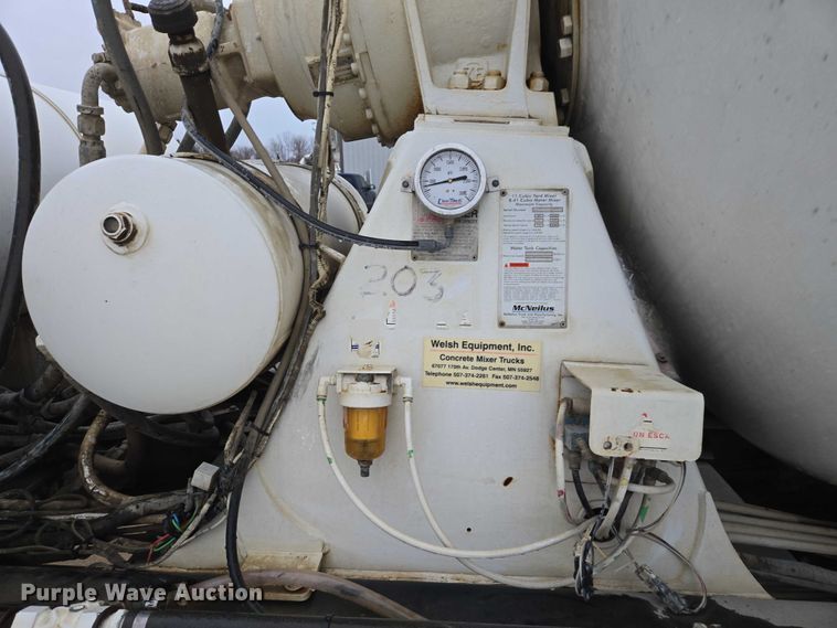 image for item EB1188 2003 Peterbilt 357 ready mix truck