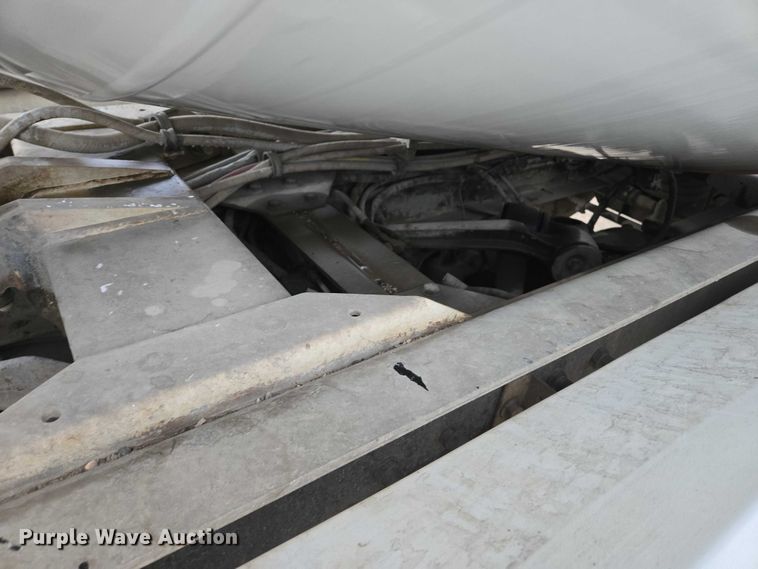 image for item EB1188 2003 Peterbilt 357 ready mix truck