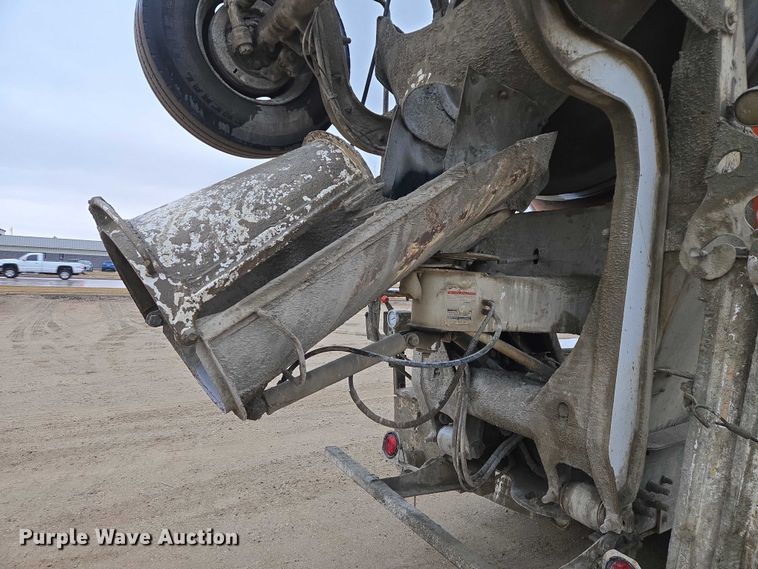 image for item EB1188 2003 Peterbilt 357 ready mix truck