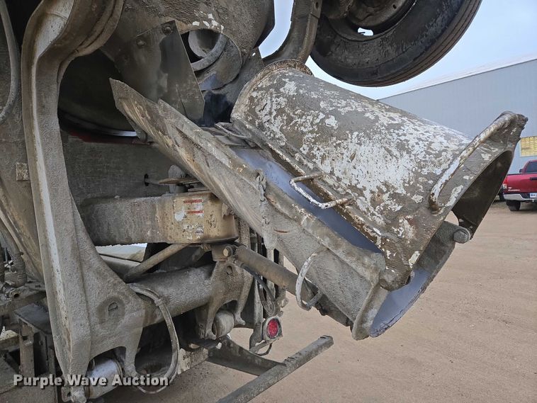 image for item EB1188 2003 Peterbilt 357 ready mix truck