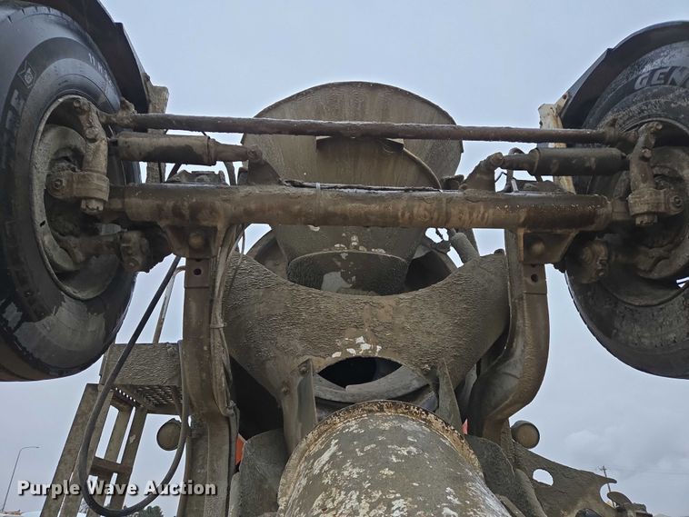 image for item EB1188 2003 Peterbilt 357 ready mix truck